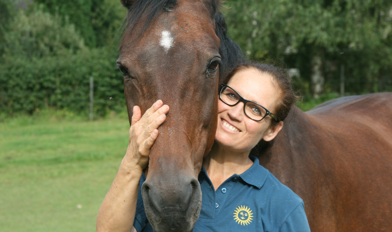 Gabriela Pernter Volpe mit einem Pferd