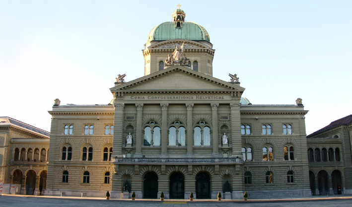 Bundeshaus von aussen